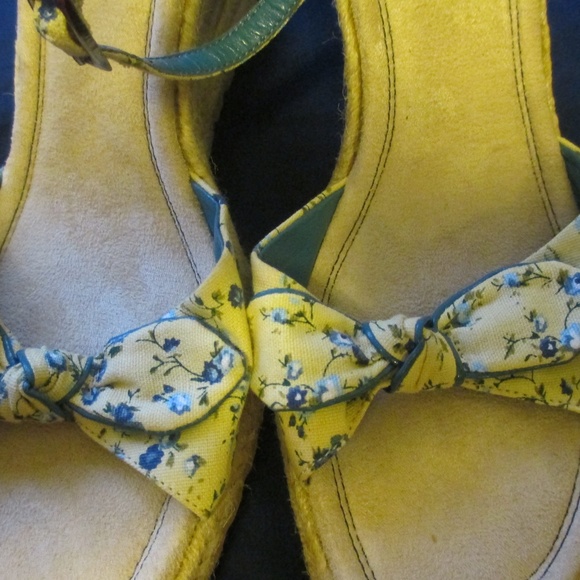 Floral Wedge Sandals Heels - Picture 5 of 5